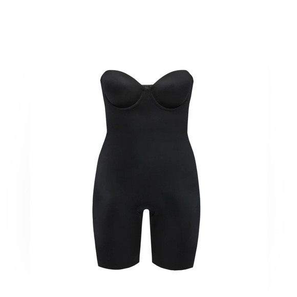 SPANXshape™ Suit Your Fancy Strapless Cupped Mid-Thigh Bodysuit Black Medium - Picture 7 of 12